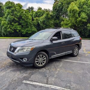 2014 Nissan Pathfinder SL 3rd row AWD