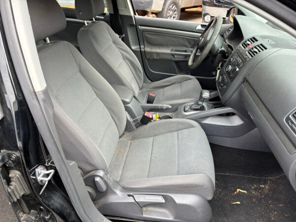 1dxquw0iyb6mitk2gbgihjffmsky