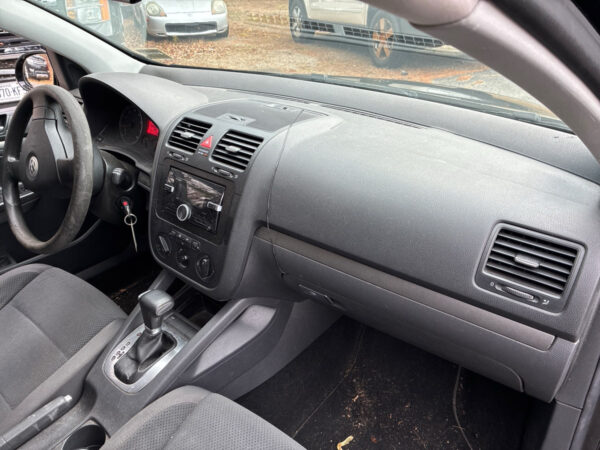 5fzwnubq83dllzie67yqdfb1e1c9