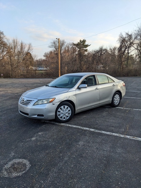 2009 Toyota Camry LE's photo