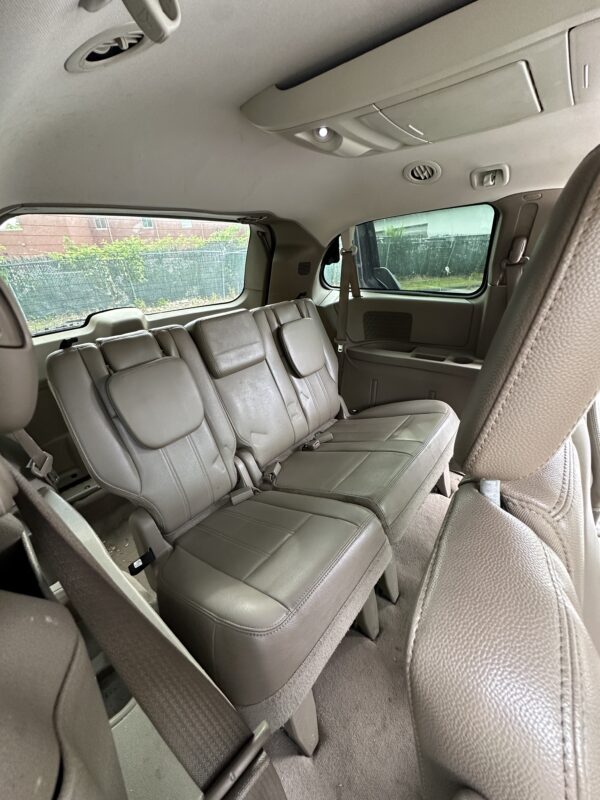 2012 Chrysler Town & Country Touring - Photo 11