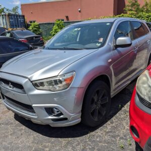2011 Mitsubishi outlander sport SE